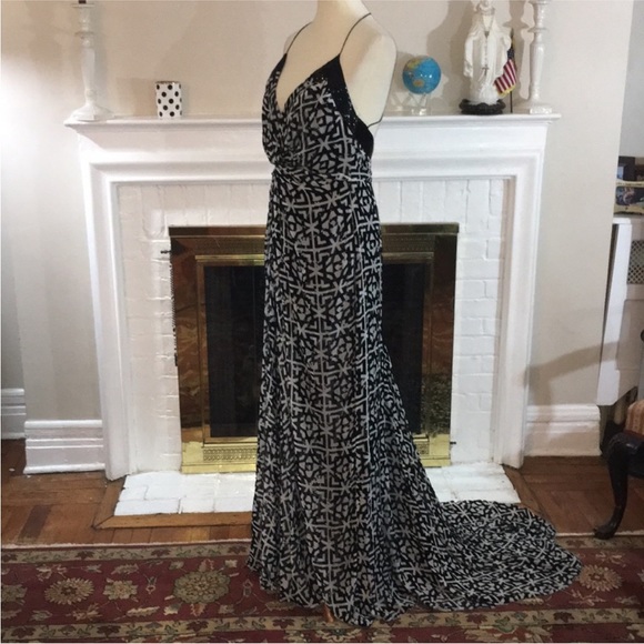 Nicole Miller Black and White Beaded runway gown sz 4 - Picture 3 of 8